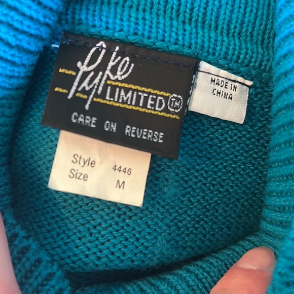 Vintage Floral Turtleneck - Picture 3 of 3